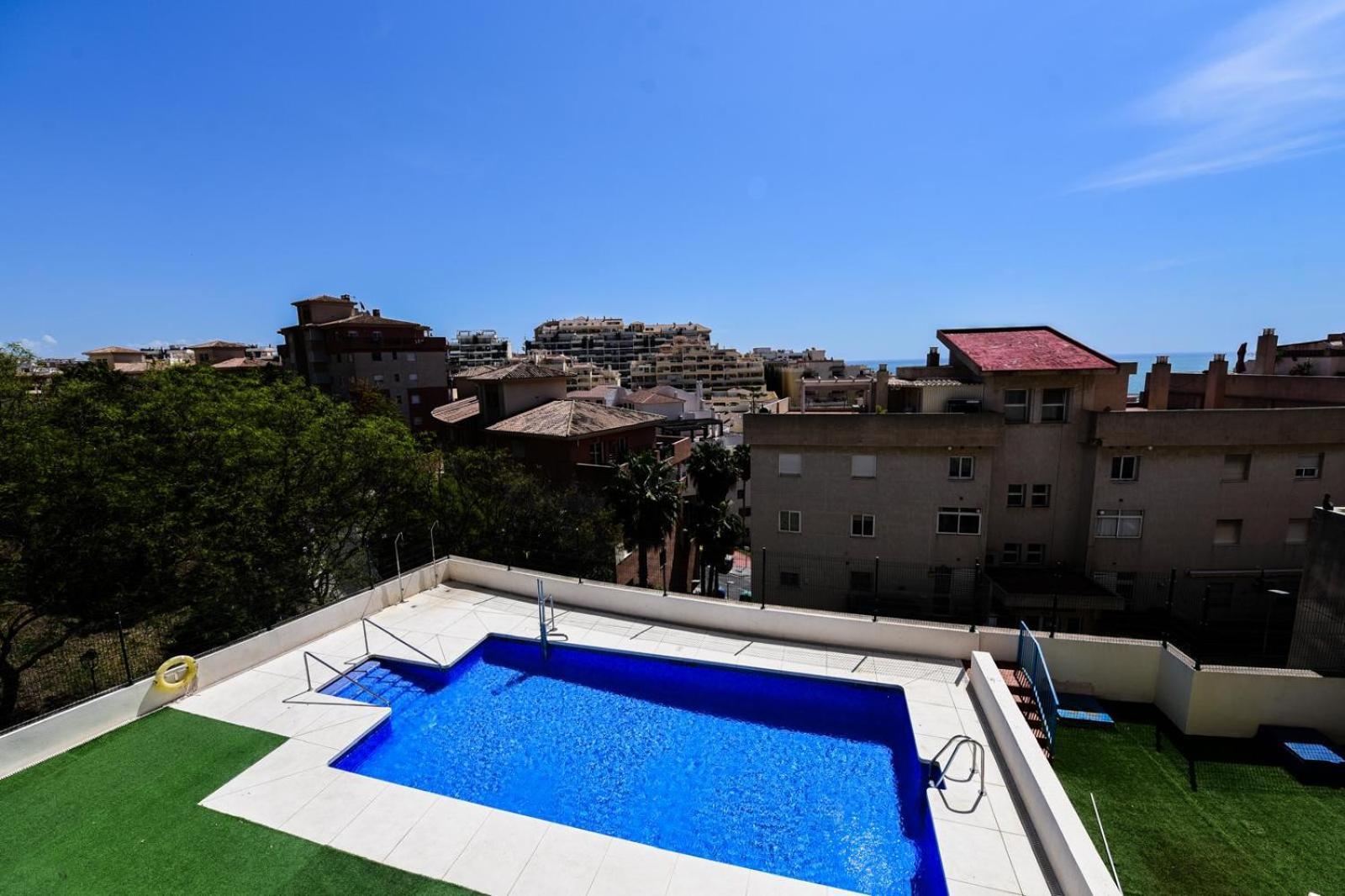 Apartment Fabuloso Apto 1-5 Personas Torrequebrada-benalmadena Piscina Terraza Parking Wi-fi Benalmadena