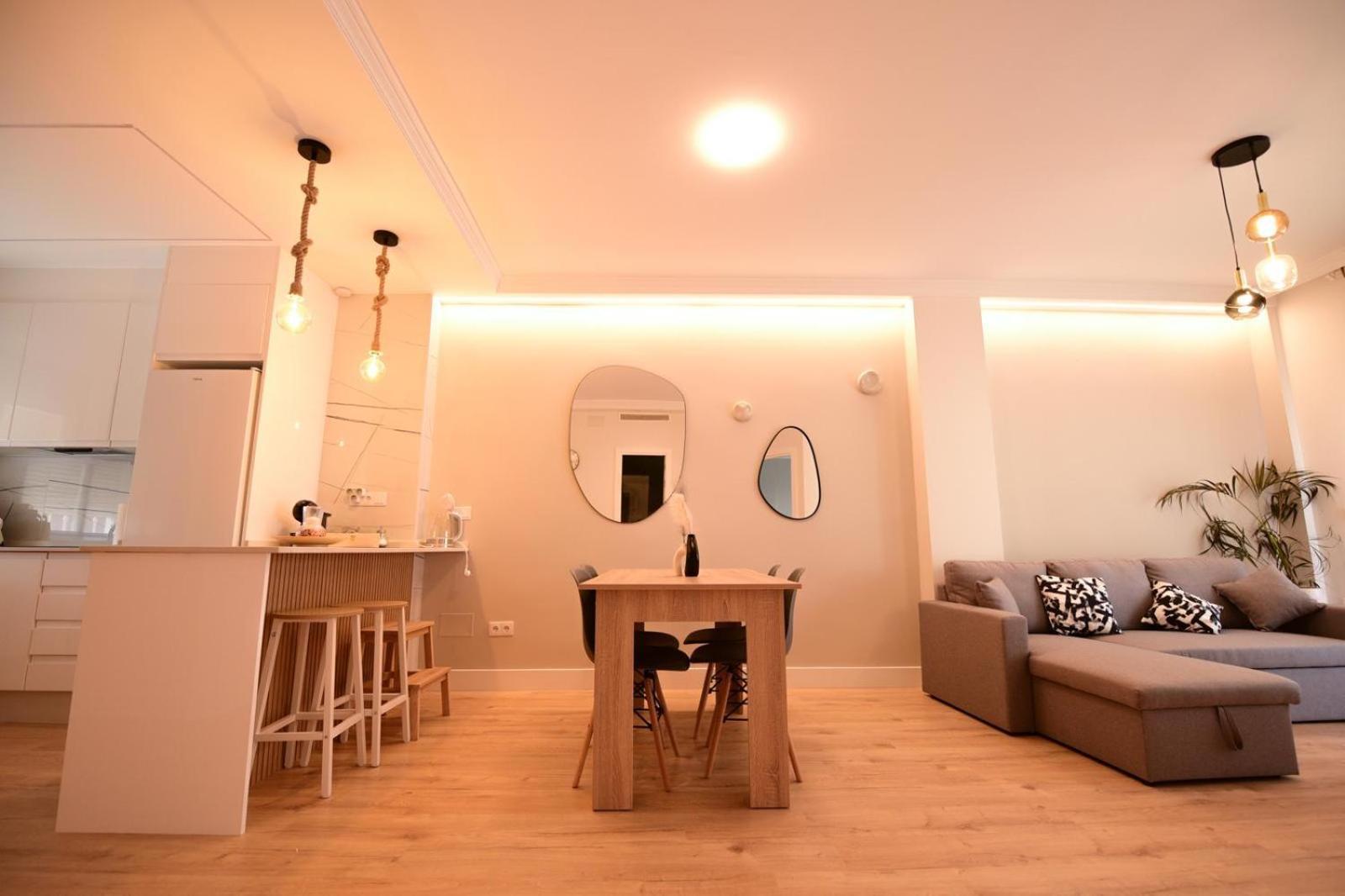 Apartment Fabuloso Apto 1-5 Personas Torrequebrada-benalmadena Piscina Terraza Parking Wi-fi Benalmadena